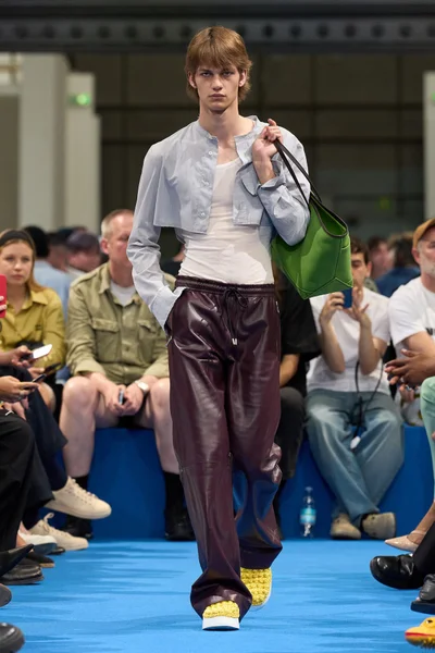 Look 29